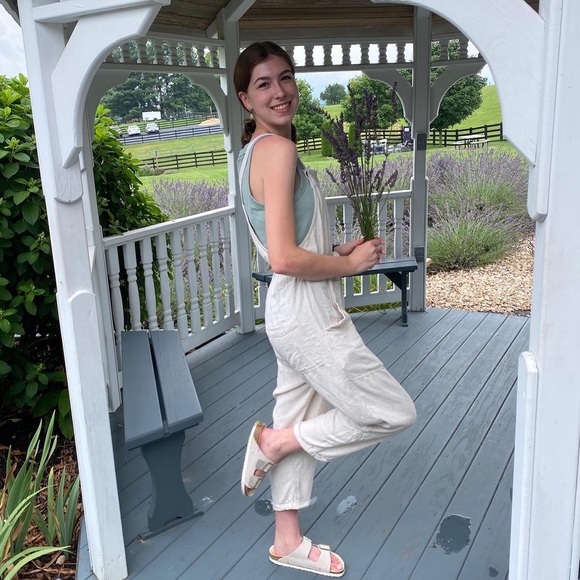 Meet your Posher, Jessica - Picture 1 of 1